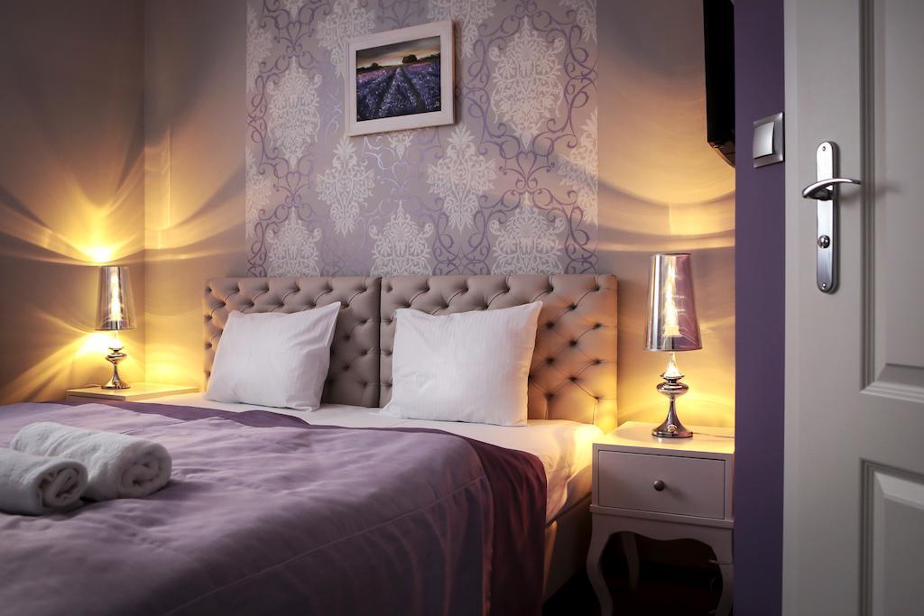 Hotel Madelaine Львувек-Слёнски Экстерьер фото